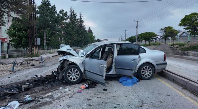 In the accident where two cars collided in Niğde, 2 people lost their lives.