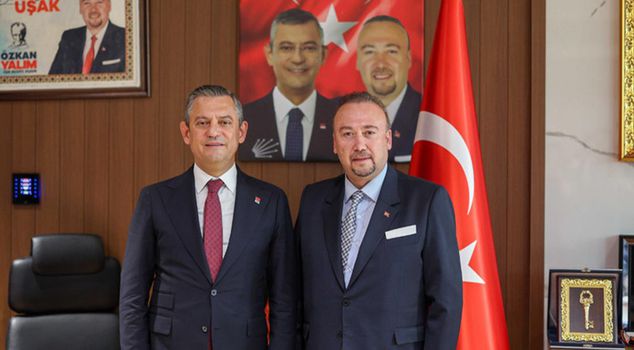 تم تسريب الرسائل بين أوزكان ياليم وأوزغور أوزيل: لقد تفاوضا أيضًا على طائرة هليكوبتر