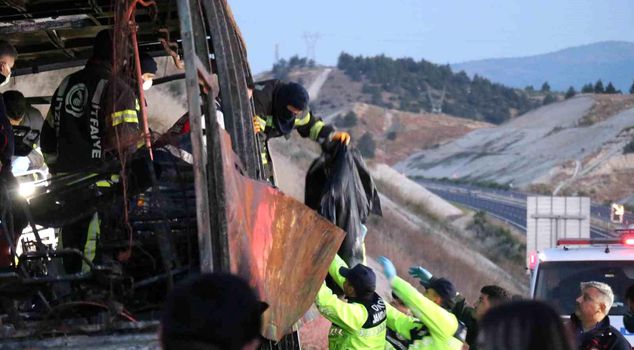 First images from the accident where 8 people died! Bodies were removed from the bus that turned into a pile of metal.