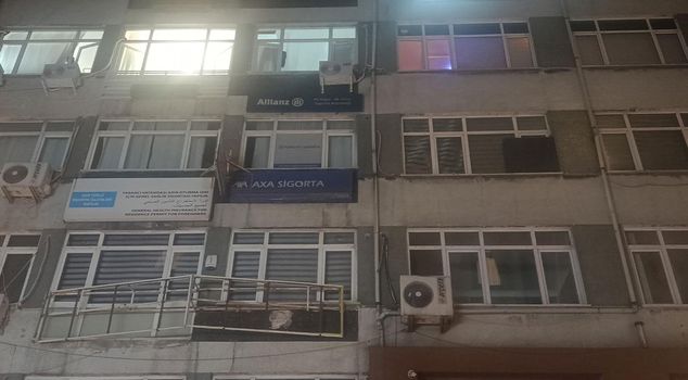 A person who allegedly fell in a massage parlor in Fatih has lost their life.