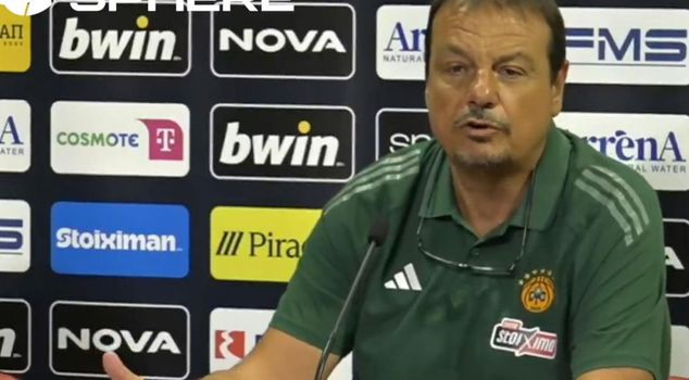 Ergin Ataman, who lost the match, punched the table.