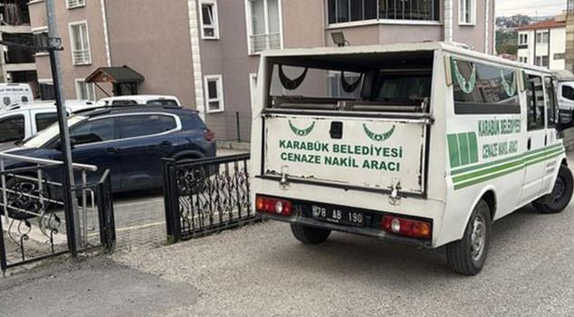 В Карабюке один человек был найден мертвым в ванной своего дома.