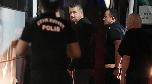 Buca Municipality investigation: 42 people, including Mayor Görkem Duman and former Mayor Erhan Kılıç, arrested.
