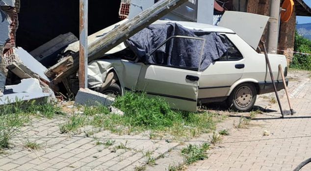 Elderly couple died in car that crashed into a wall in Denizli