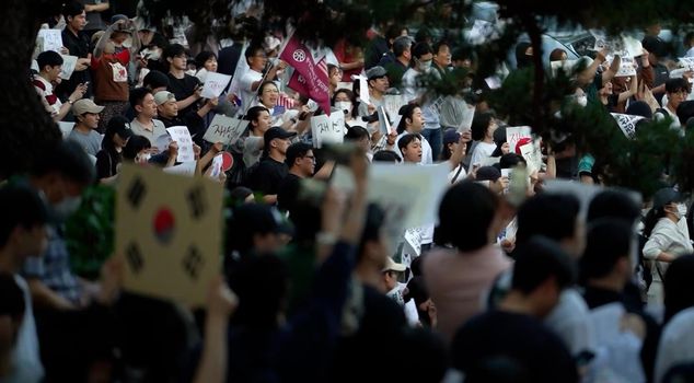 Election fraud allegations in South Korea stir up the streets: Thousands of people in the squares