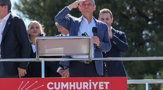 Новый кризис в НРП: официальный аккаунт партии отписался от Озгюра Озеля