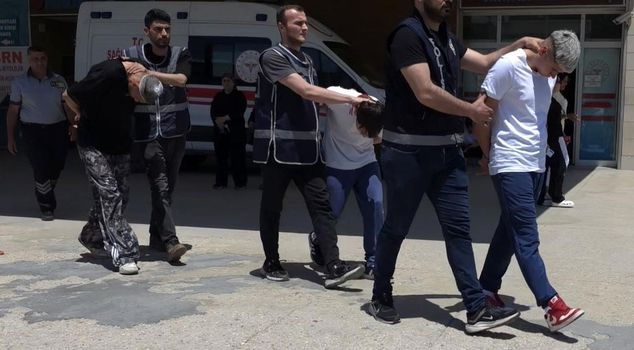 Defense that made the attackers who injured 10 people in a children's park give up