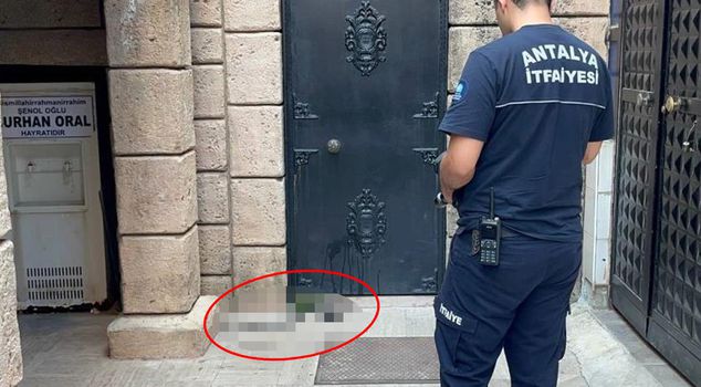 The scene that shocked the congregation coming to prayer at the mosque door