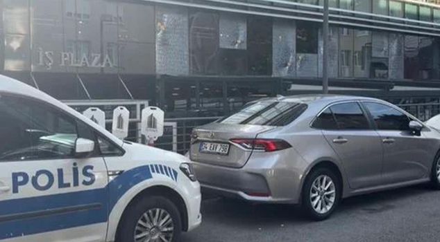 Armed attack on business center in Beykoz; suspects fled by motorcycle