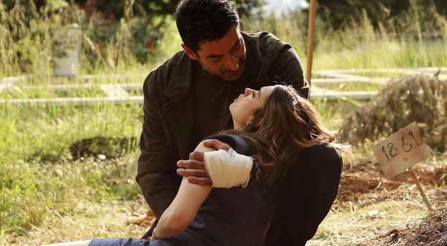 Shocking separation in ABİ! The behind-the-scenes of Afra Saraçoğlu's farewell