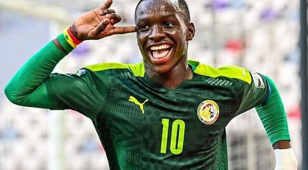 The plane has landed! Amara Diouf is in Istanbul for Fenerbahçe.