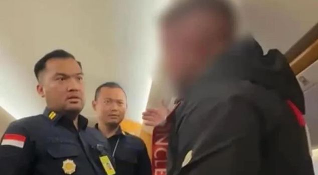 Australian gang leader's escape journey ended in the toilet of a private jet