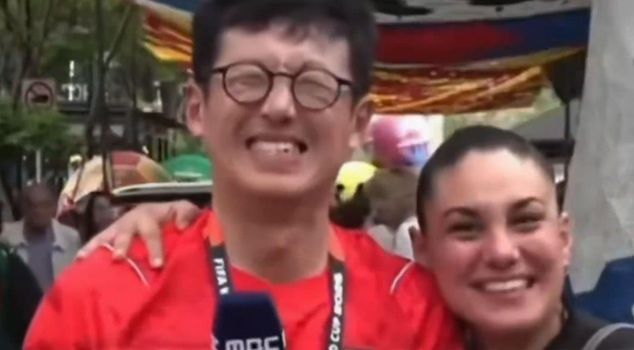Interesting moments in World Cup broadcast! A reporter suddenly kissed the live broadcaster.