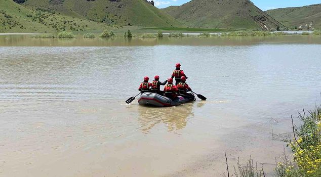 The Aras River swallowed him; there has been no trace of the missing 17-year-old shepherd Okan Koç for 4 days.