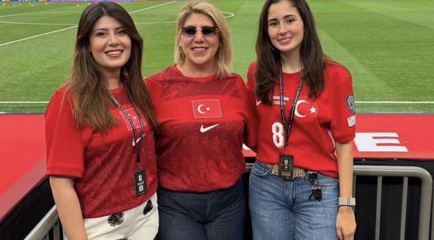 Huge support for Arda Güler from the stands! Duru Nayman and her family at the stadium