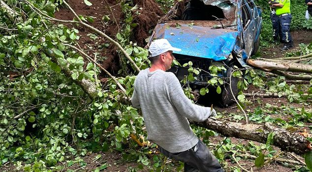 Husband and wife killed as pickup truck rolls into a cliff in Rize