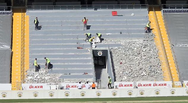 Aziz Yıldırım kept his word! Demolition of the Maraton stand has begun at Fenerbahçe Stadium.