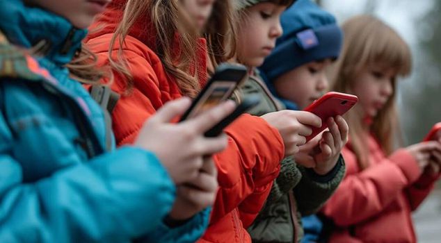UK bans social media for under-16s