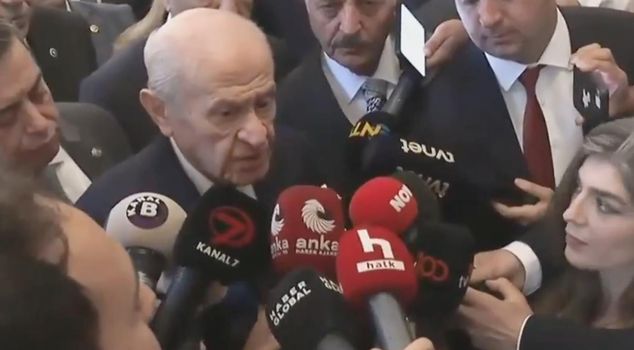 باهتشيلي يدعم المعلمين المضربين: نحن إلى جانبهم