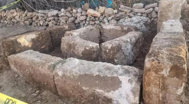 В Мардине во время ландшафтных работ найдены исторические надписи на камне.
