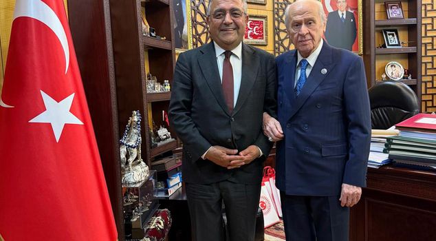 Arm-in-arm pose in the chamber of the chief! Bahçeli hosted Sezgin Tanrıkulu.