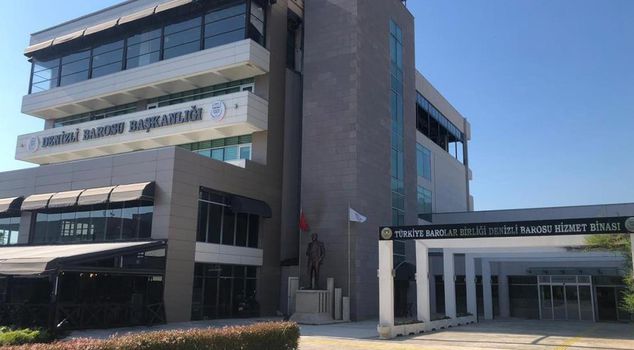 12 lawyers, including the head of the bar, have been released from detention.