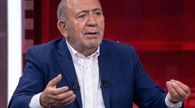 Gürsel Tekin swore on live broadcast, the host was quick to warn him.