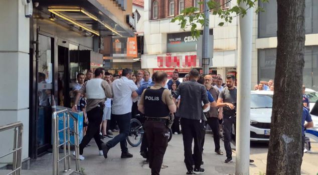 Fury over enforcement in a bank in Zonguldak: Opened fire with a gun