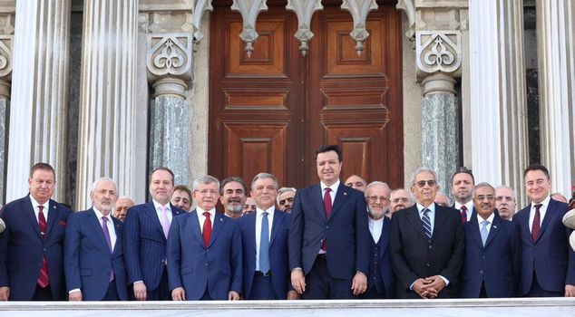 Gül, Babacan, Davutoğlu, Erbakan and Arıkan in the same frame