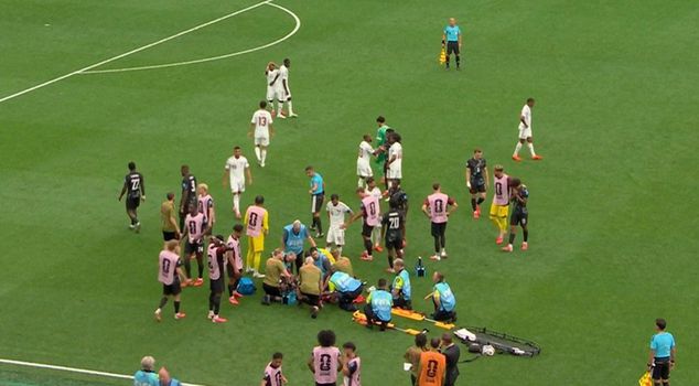 Big shock at the World Cup! Star footballer's leg broken