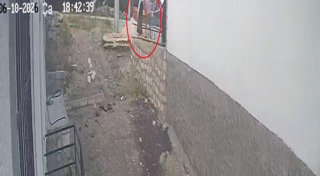 تعرضت لهجوم من جارها بسبب طلبها منحدر سلم لابنتها المعاقة؛ وتم تلبية طلبها