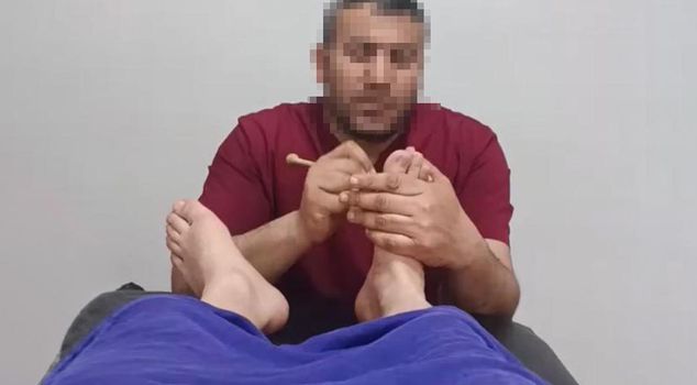 تبين أن الطبيب المزيف كان يعمل بناءً في موقع البناء وسمكريًا في الورشة
