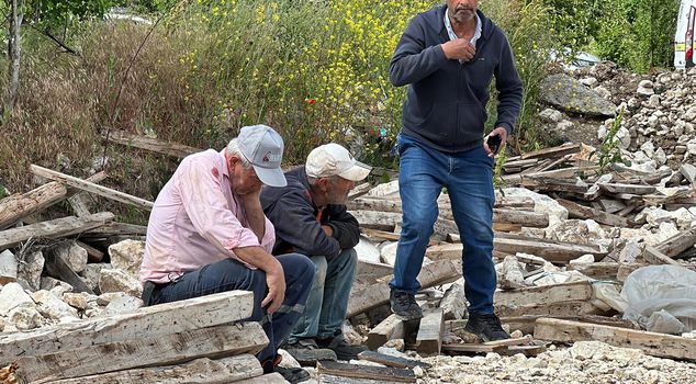 In Kütahya, 2 workers died and 2 workers were injured as a result of the collapse of a construction scaffold.