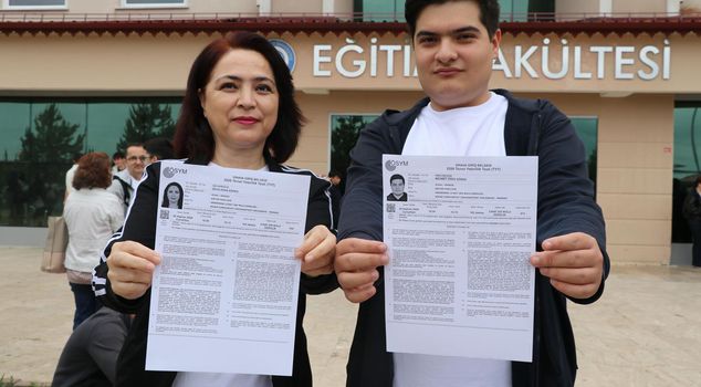 Mother and son took YKS in adjacent classrooms