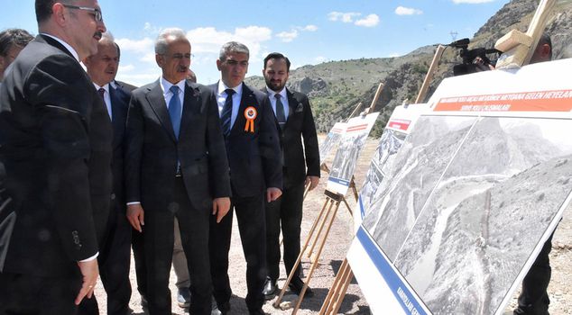 Minister Uraloglu gave the good news: The 35-minute journey will be reduced to 10 minutes.