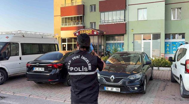 A person was found dead at home by their father in Kayseri.