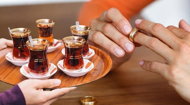 The limit of stinginess has become a court case! The cost of telling your spouse 'don't brew tea' can be heavy.