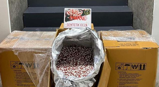 Massive drug operation in Izmir: 300 thousand pills seized