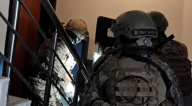 549 people were detained in a major organization operation across Turkey.