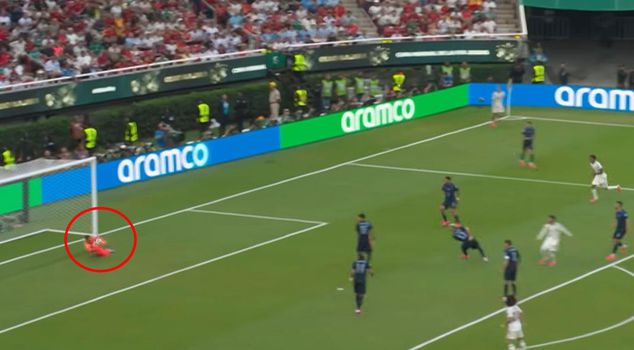 A devastating mistake from Muslera! His country was eliminated from the World Cup, and everyone made the same comment.