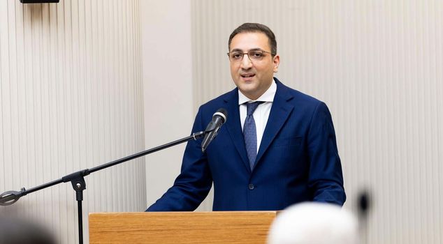 Balçova Mayor Onur Yiğit and 2 suspects at the courthouse