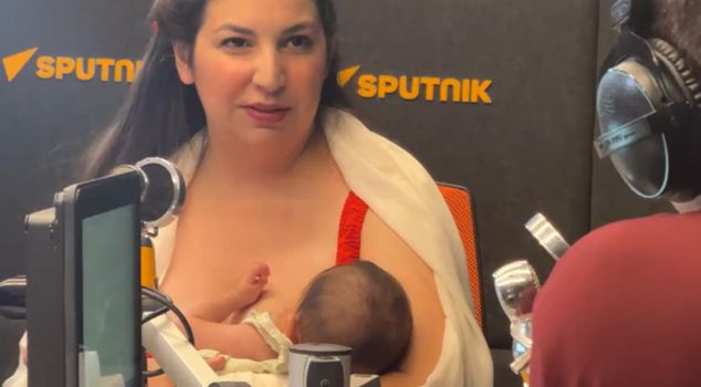 She breastfed while continuing the broadcast.