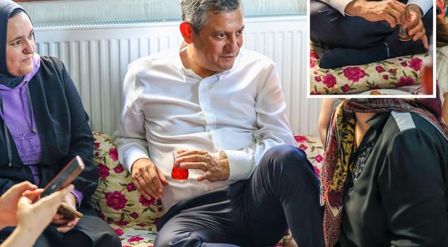Those who saw Özgür Özel's socks took a second look.