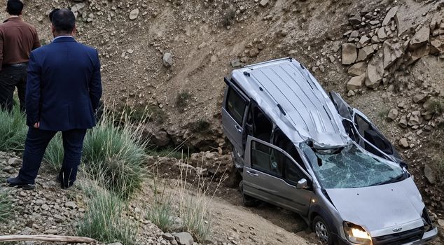 В Ване водитель легкого коммерческого автомобиля, перевернувшегося в кювет, погиб.