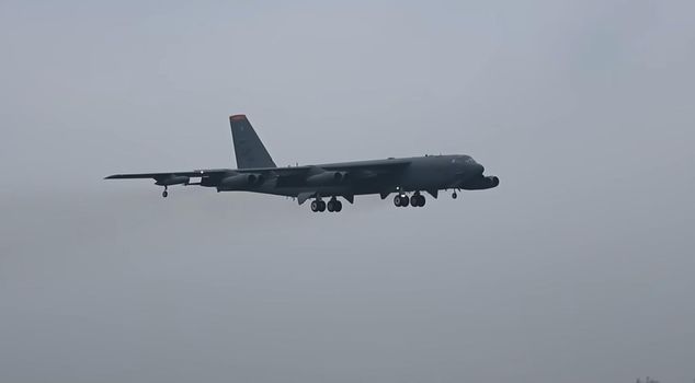 Флот B-52 США покинул Великобританию в то время, как продолжаются переговоры с Ираном