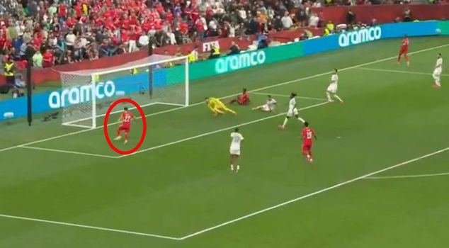 He couldn't score in this position! His comment about himself at the end of the match was explosive.