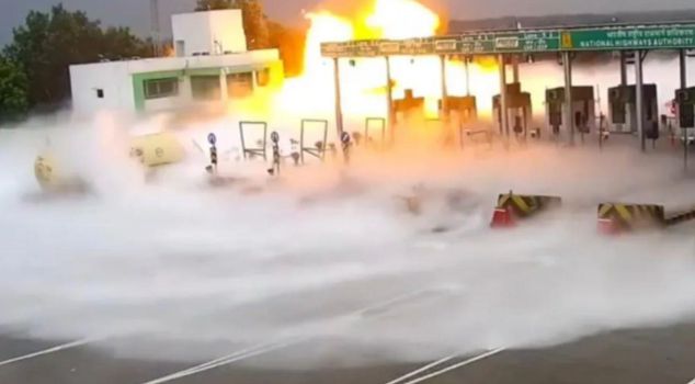 Tanker that hit toll barrier turned into fireball: 5 people died