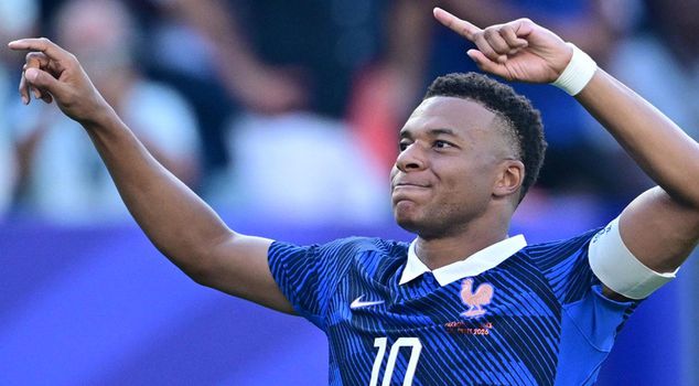 France overcame Paraguay with a single goal.