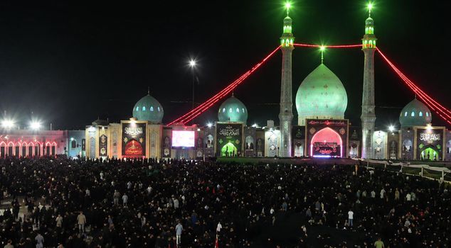 Historical moments at Khamenei's farewell ceremony: Thousands waiting for the morning prayer