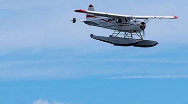 Seaplane cruising over New York skies makes hard landing on river: 2 injured